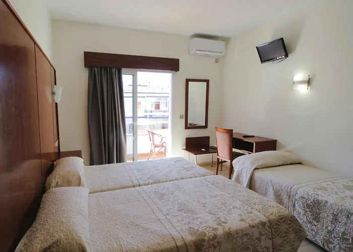 Nch מלון טורמולינוס